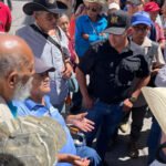 Adeudan 3 bimestres de Pensión Guerrero a adultos mayores; afectados bloquean avenida