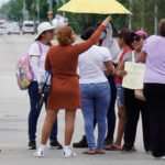 Bloquean el bulevar de Las Naciones por falta de maestro en primaria de Llano Largo