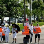 “Las autoridades no lo están buscando”: familiares bloquean la Costera por desaparecido en Acapulco